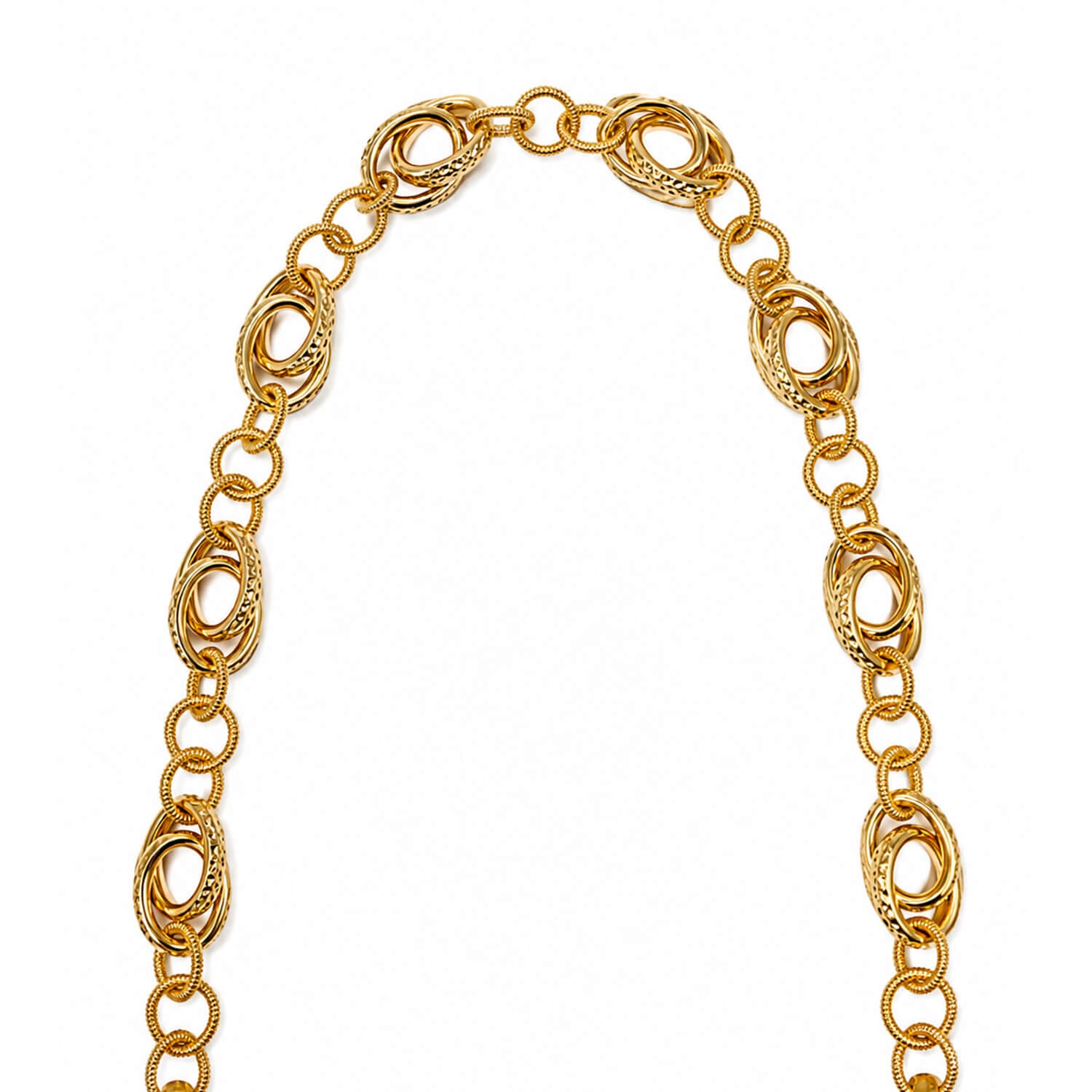 DOUBLE DC LINK CHAIN IN GOLD ON A WHITE BACKGROUND