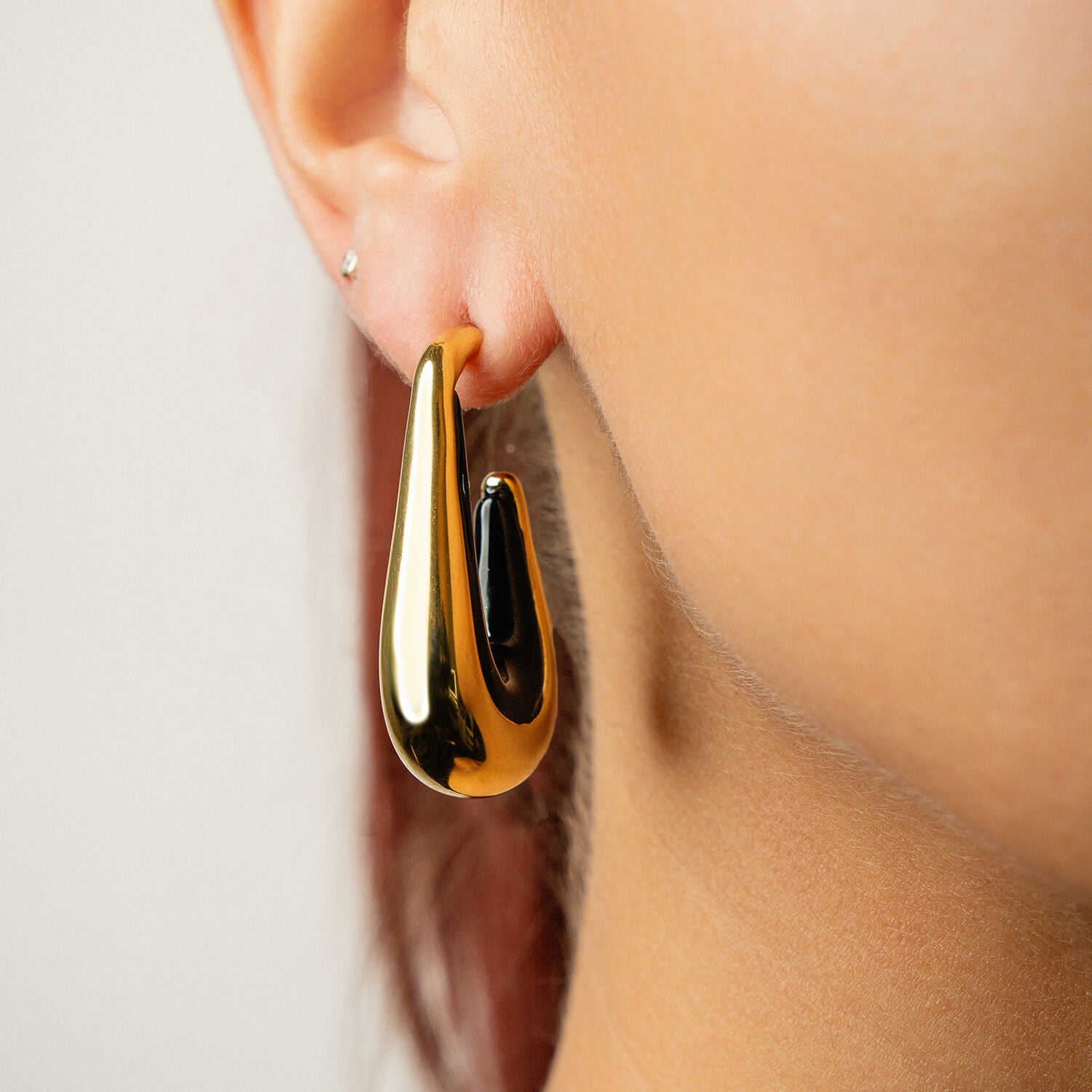 chunky drop hoop earrings with black lucite